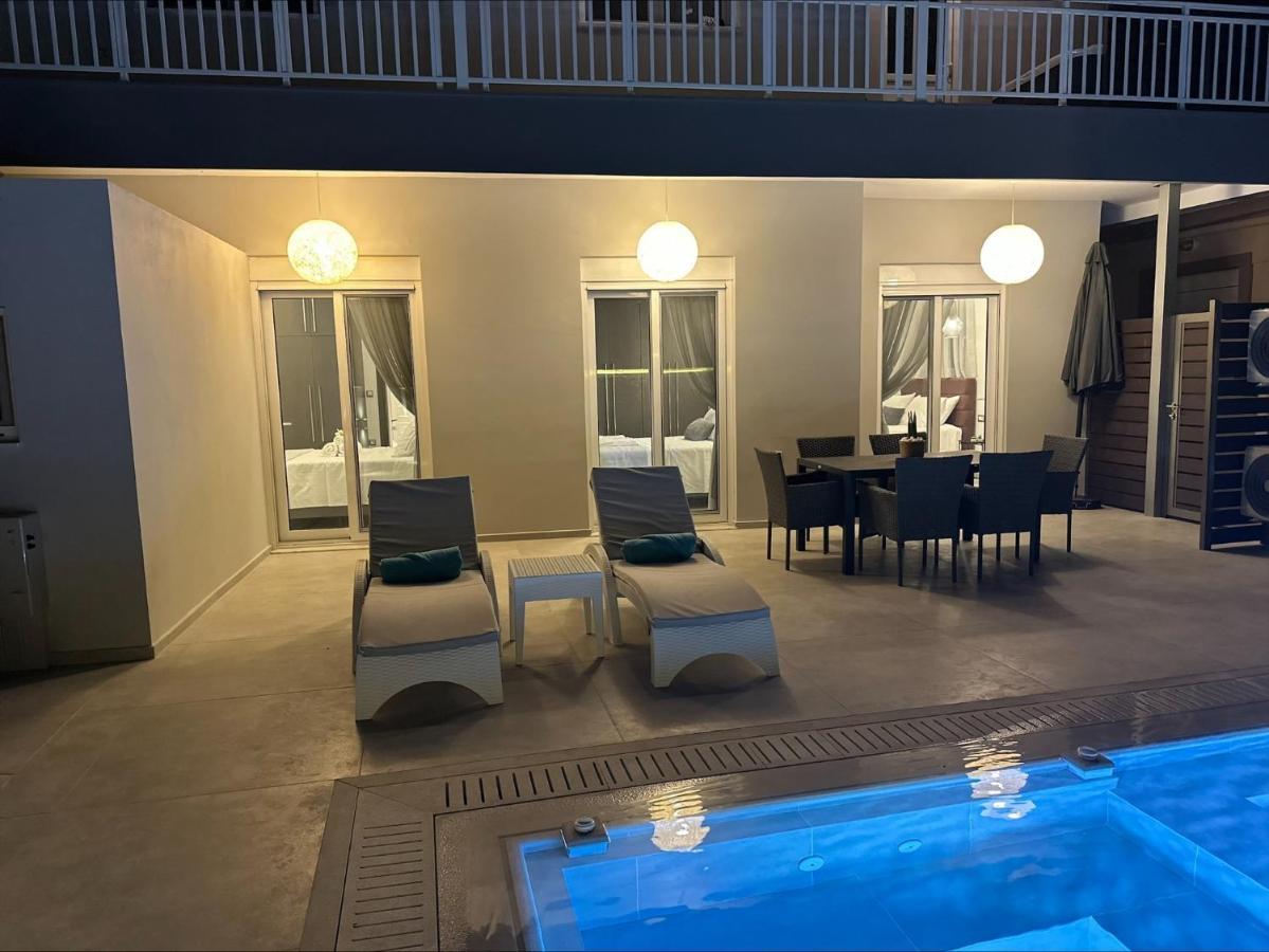 Flev's Luxury House With Pool *