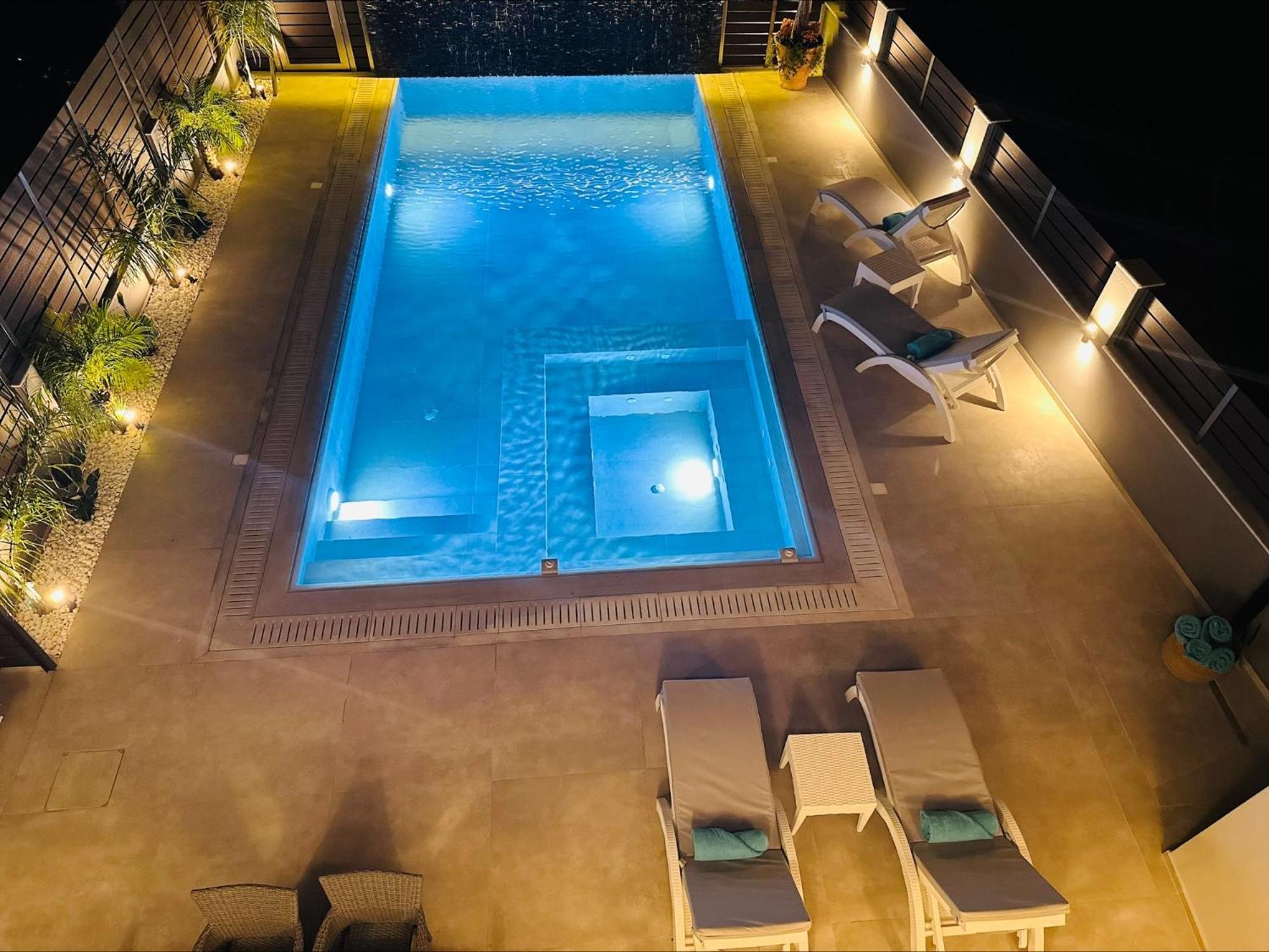 Flev's Luxury House With Pool Holiday home