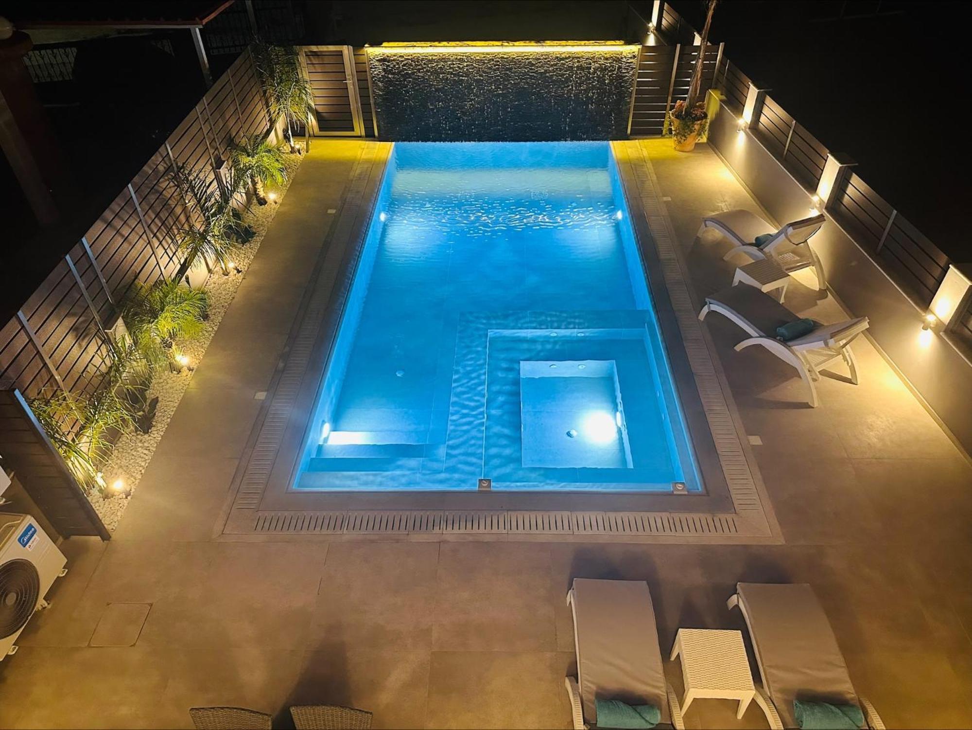 Holiday home Flev's Luxury House With Pool